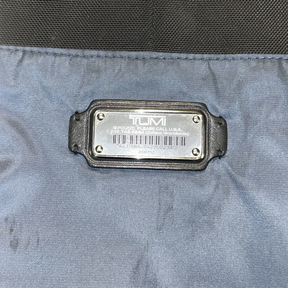TUMI Arrive Galeao Messenger‎ Bag Laptop Black Nylon Leather 25671D